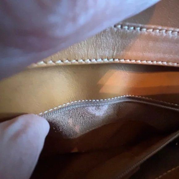 Authentic Vintage Gucci Micro GG Monogram Crossbody Bag - Very Good Condition - Picture 5 of 16